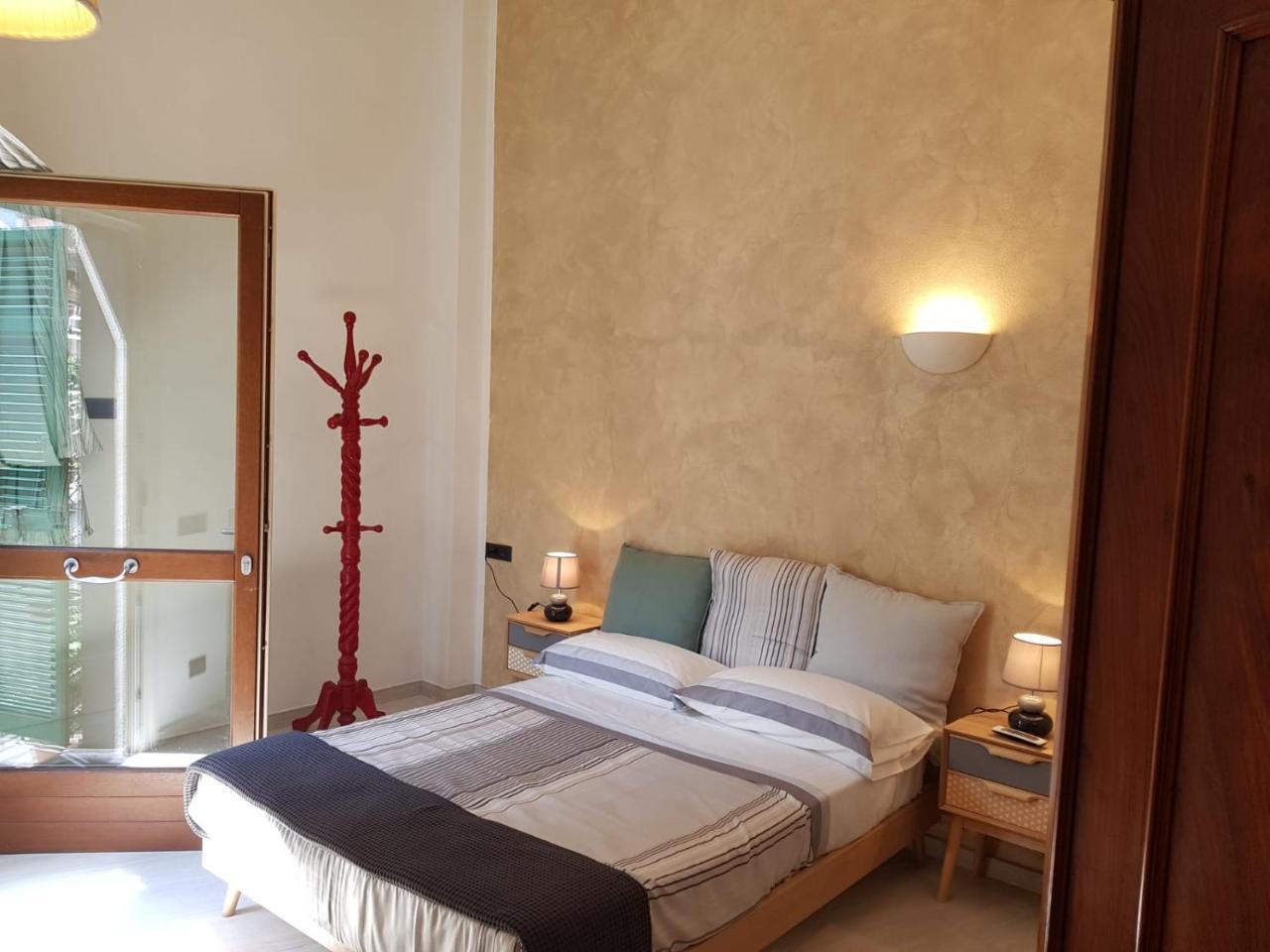 Bellissima Camera Carolina23 Bed & Breakfast Levanto Bagian luar foto