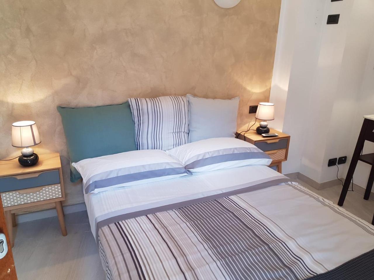 Bellissima Camera Carolina23 Bed & Breakfast Levanto Bagian luar foto