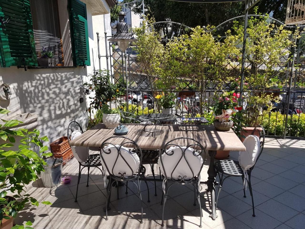 Bellissima Camera Carolina23 Bed & Breakfast Levanto Bagian luar foto